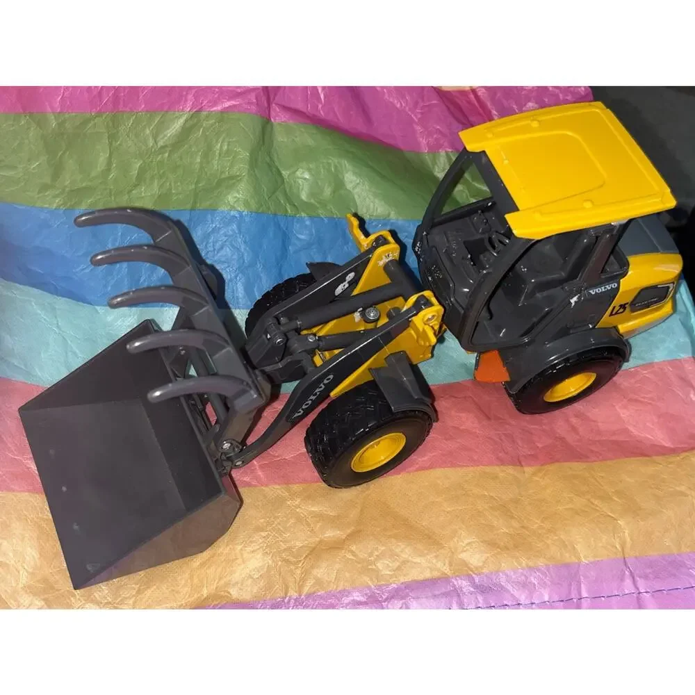 VOLVO ELECTRIC L25 FRONT END LOADER LOOSE PLASTIC NEW RAY NR1 ARTICULATED SCOOP.